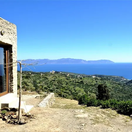 Hill's Barbacane Holiday home *