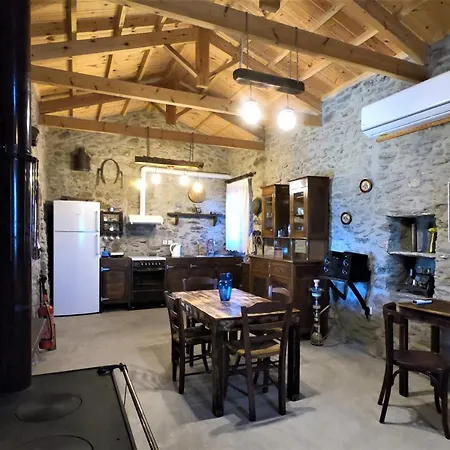Hill's Barbacane Holiday home