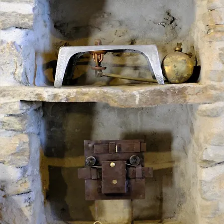 Hill's Barbacane * Potamos (Kythira)