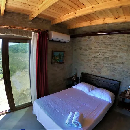 Hill's Barbacane Holiday home