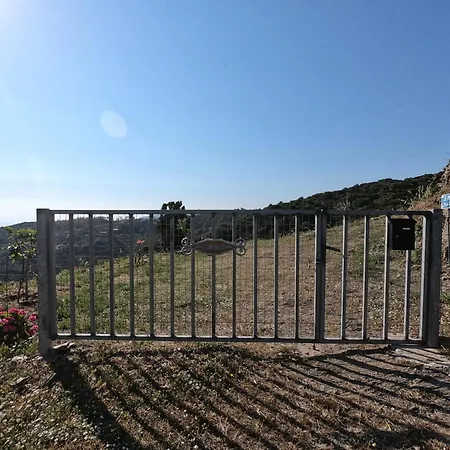Hill's Barbacane Holiday home